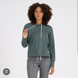 NWT! Vuori Halo Essential Hoodie in Kelp Heather size S